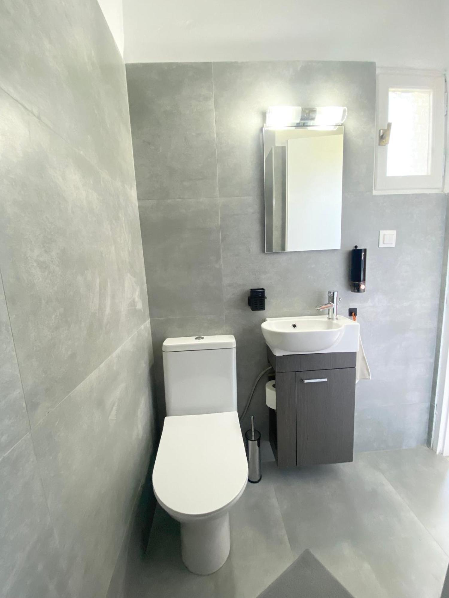 Navy Apartment With Mountain View &Private Parking Vátos エクステリア 写真