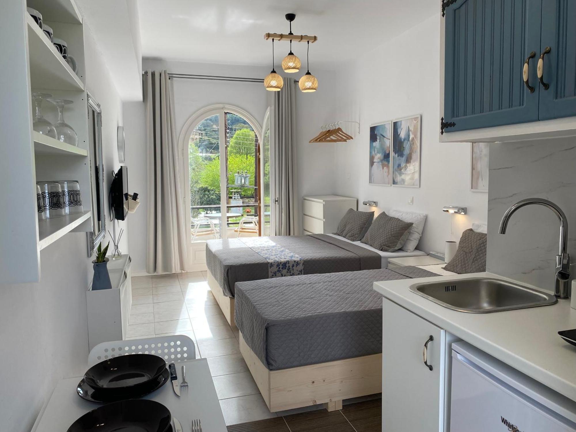 Navy Apartment With Mountain View &Private Parking Vátos エクステリア 写真