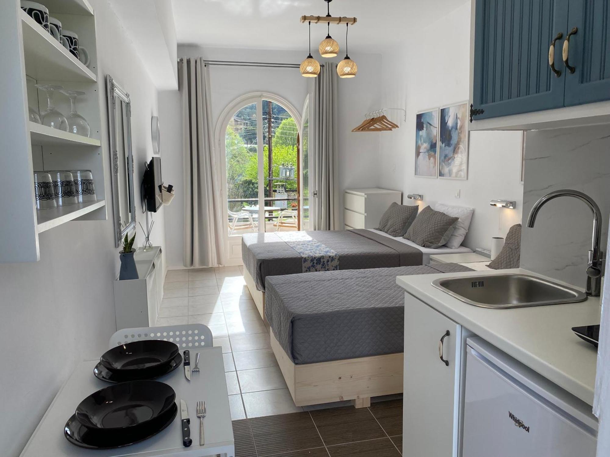 Navy Apartment With Mountain View &Private Parking Vátos エクステリア 写真